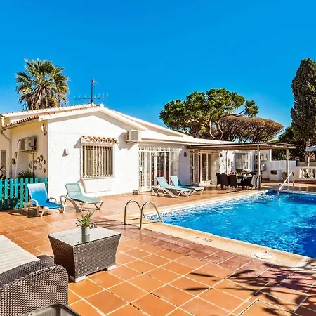 Flores Villa